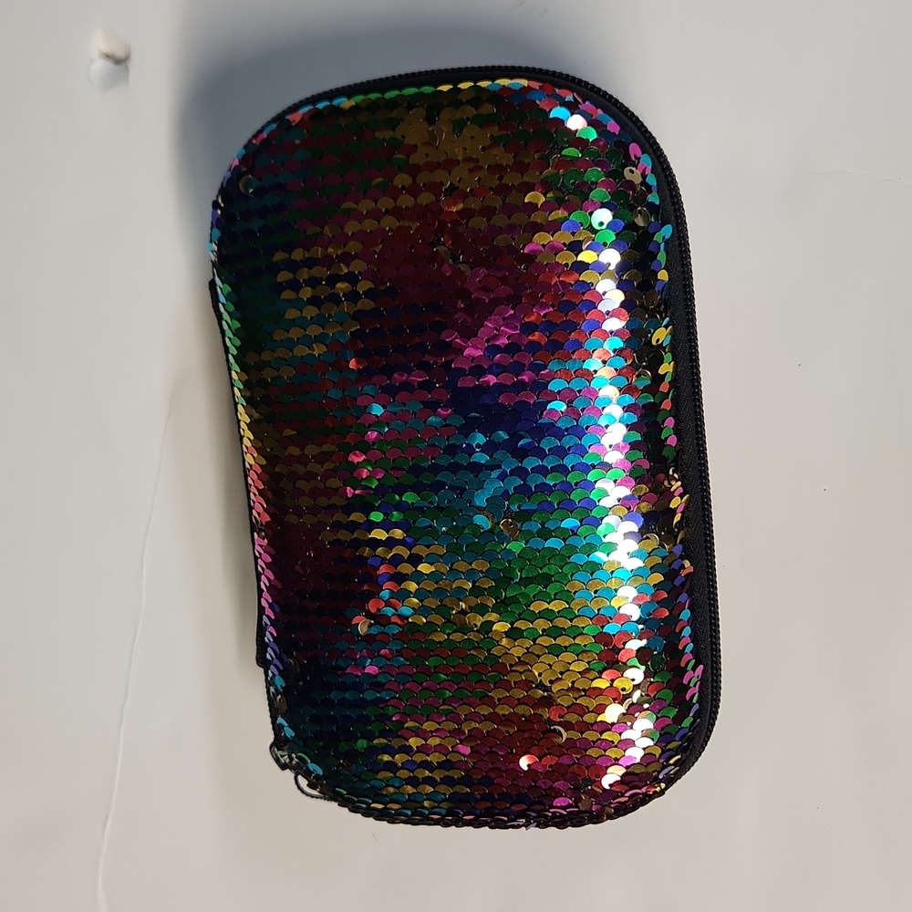 EUC Zipit Women's Sequins zippered Hand Purse for cell phone or other misc. item